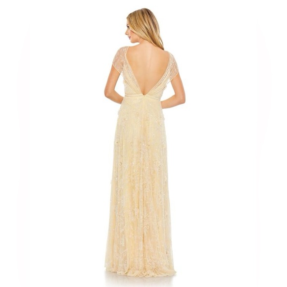 MAC DUGGAL
Embellished Illusion Cap Sleeve Gown - Picture 2 of 16